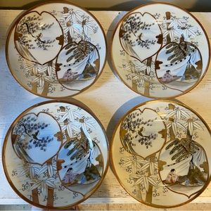 Set of 4 porcelain hand painted Japanese dishes